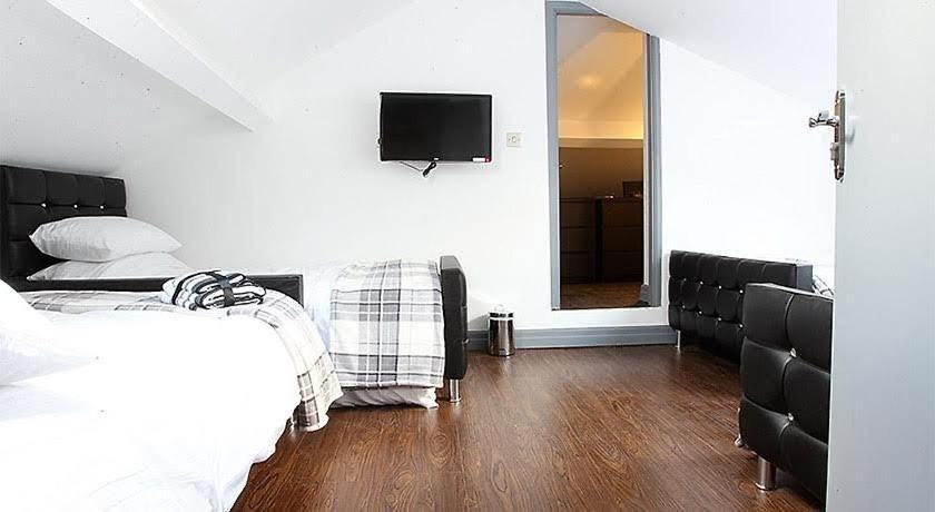 Lewis Apartment In The Heart Of The Northern Quarter Sleeps Up To 12 Manchester Exterior photo