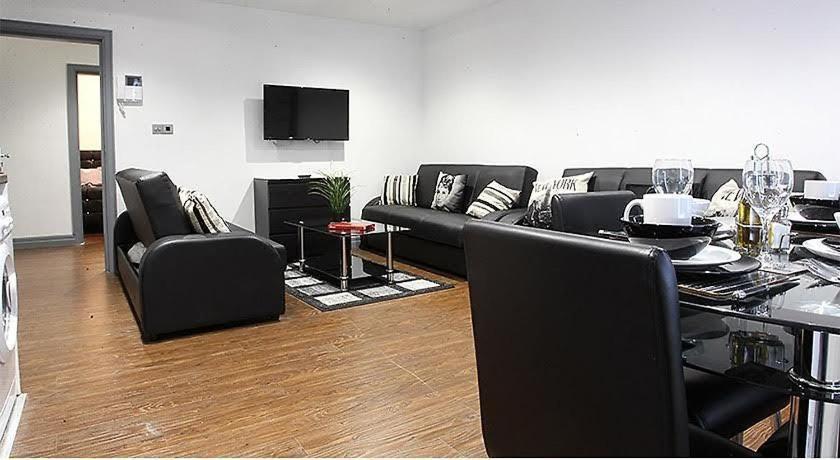 Lewis Apartment In The Heart Of The Northern Quarter Sleeps Up To 12 Manchester Exterior photo