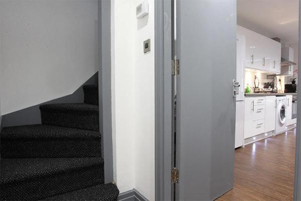 Lewis Apartment In The Heart Of The Northern Quarter Sleeps Up To 12 Manchester Exterior photo