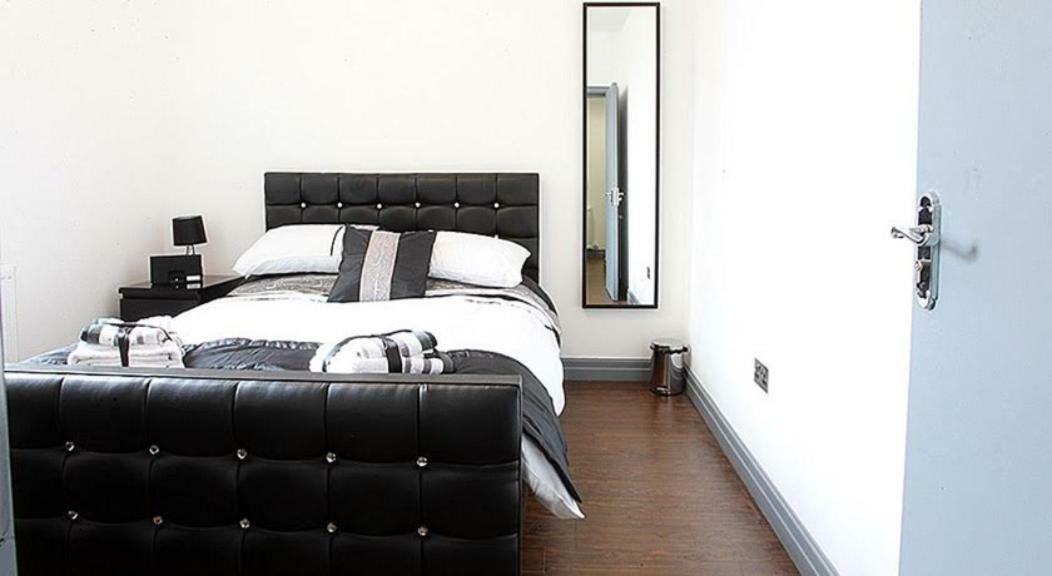 Lewis Apartment In The Heart Of The Northern Quarter Sleeps Up To 12 Manchester Exterior photo